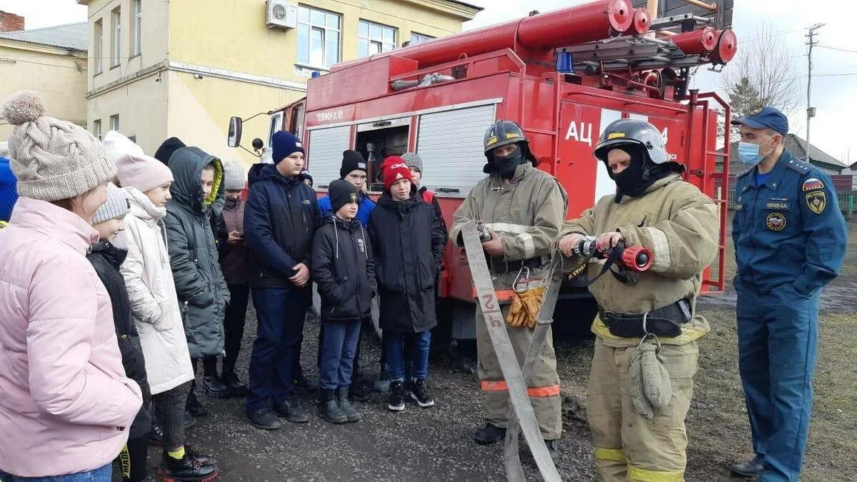 Пожарная часть Кемерово. Пожарная часть 5 Кемерово. Пожарная часть на ботанике. Топки Кемеровская область пожарная часть.