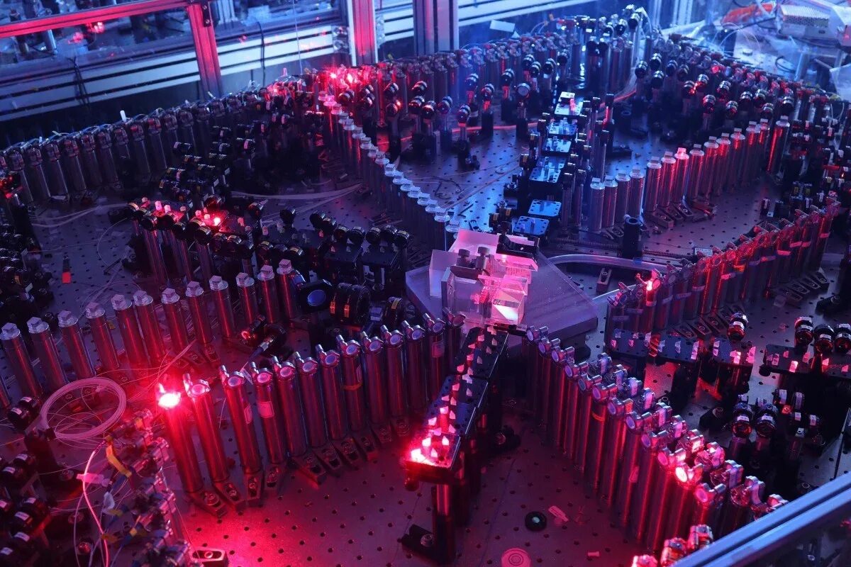 Открой самый мощный. Квантовый компьютер Китая Zuchongzhi. Jiuzhang квантовый компьютер. Самый мощный квантовый компьютер в мире. Самый мощный компьютер в Китае.