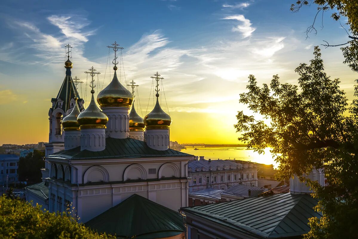 чтобы чаще господь замечал. высоцкий мемы. купола в россии кроют чистым золотом. в синем небе колокольнями проколотом медный. чтобы чаще господь замечал.