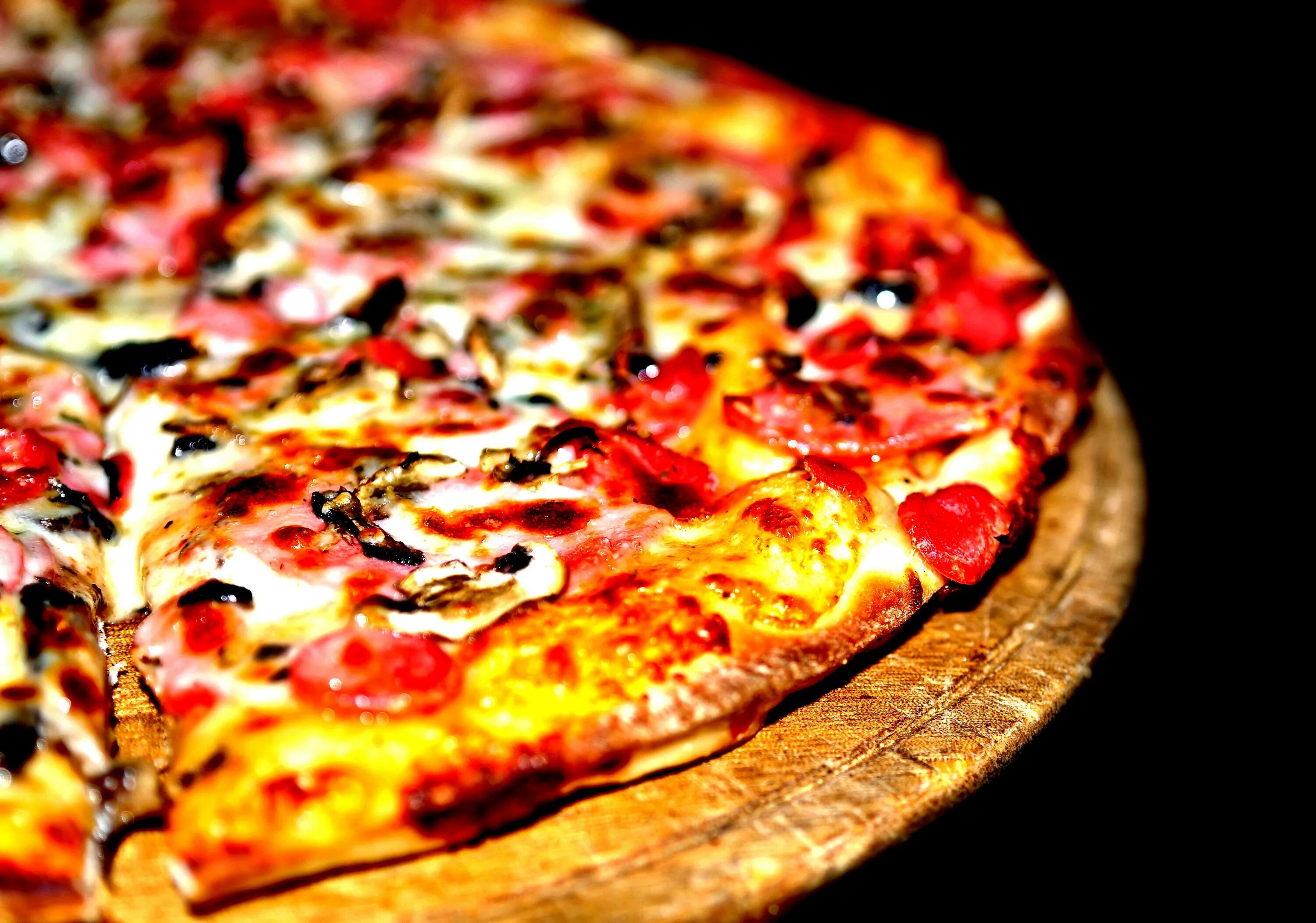 Така пицца. Вкусная пицца. Сочная вкусная пицца. Разноцветная пицца. Аппетитная пицца.