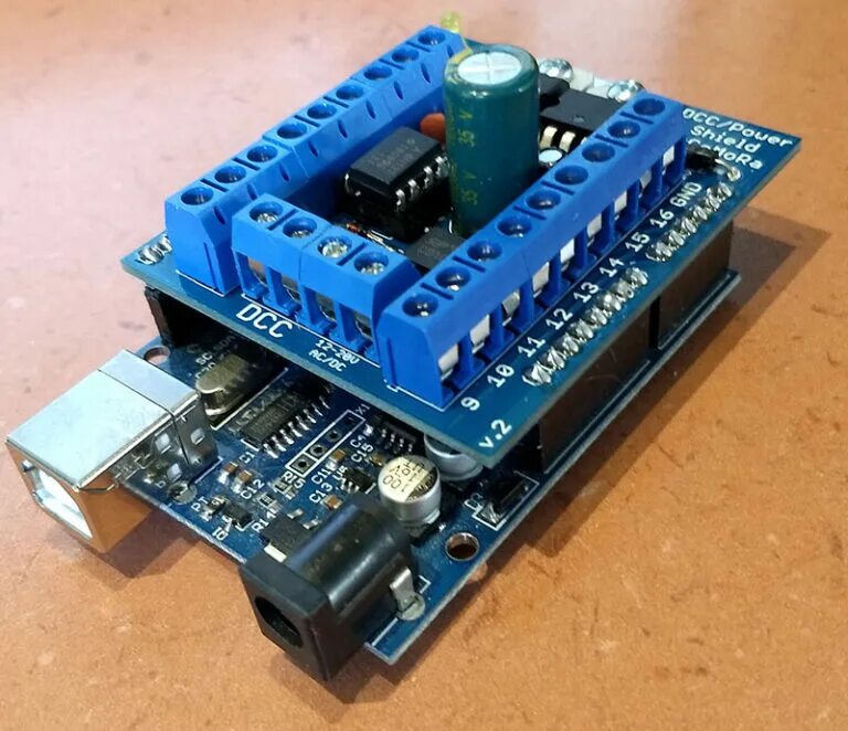 Dcc декодер. Dcc декодер на arduino. декодер dcc для 4х сервоприводов. аксессуарный декодер на ардуино. стрелочный dcc декодер на arduino.
