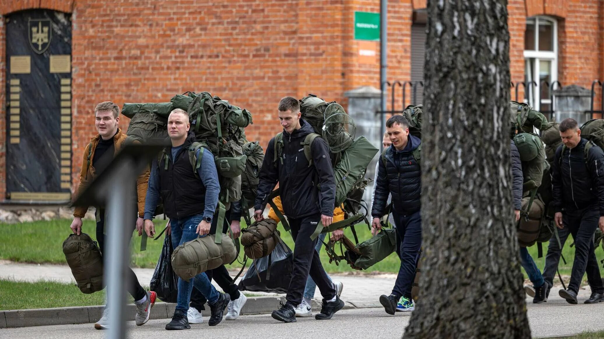 Когда начнутся военные сборы запасников 2024 году. Военные сборы. Литовские военные. Армия чиновников. Армия Литвы.