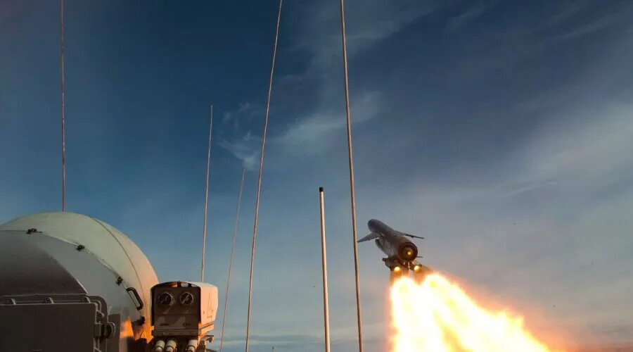 Новейшая высокоточная гиперзвуковая ракета. Гиперзвуковая ракета циркон. Циркон гиперзвуковой ракетный комплекс. Пуск ракеты циркон. Пуск гиперзвукового циркон.