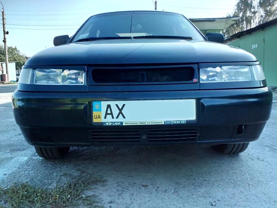 Реснички ваз 2110 нижние кварц. Реснички на ваз 2112. Реснички на фары ваз 2110 верхние. Ваз 2110 с черными ресничками. Реснички на фары для ваз 2110.