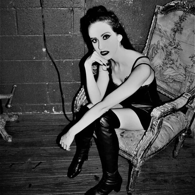 Susan coffey грудь. Crystal taylor instagram. скарлет тейлор. скарлет тейлор с красными волосами. скарлет тейлор.