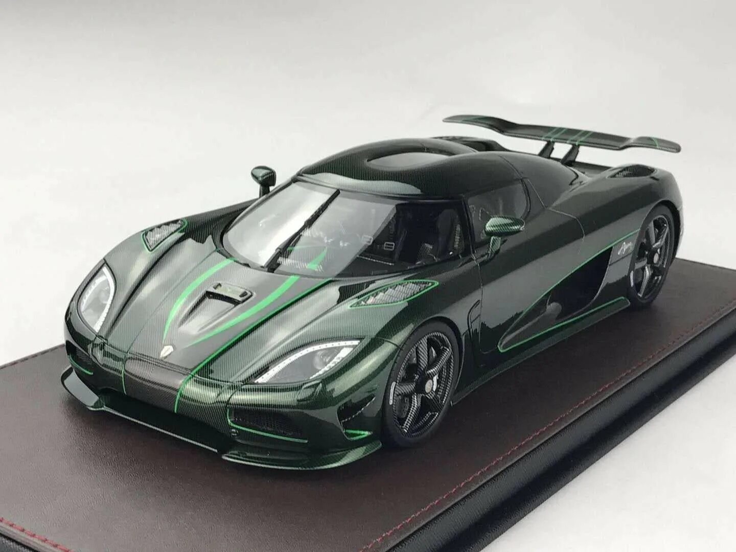 Кенигсегг модели. Koenigsegg Agera s. Koenigsegg Agera моделька. Koenigsegg Agera r игрушка модель. Koenigsegg agera купить