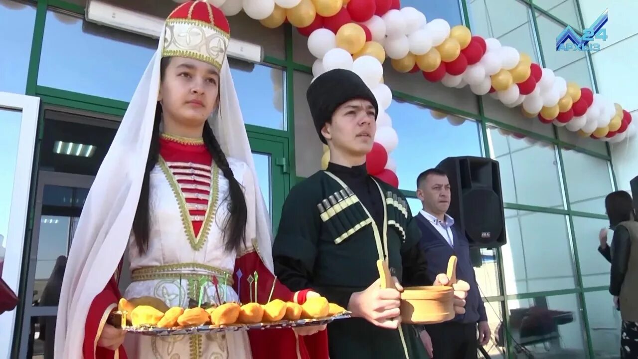 Малый зеленчук аул кчр. А а кош-хабль. Кош хабль кчр. Аул кош хабль. Празднование в ауле кош хабль.