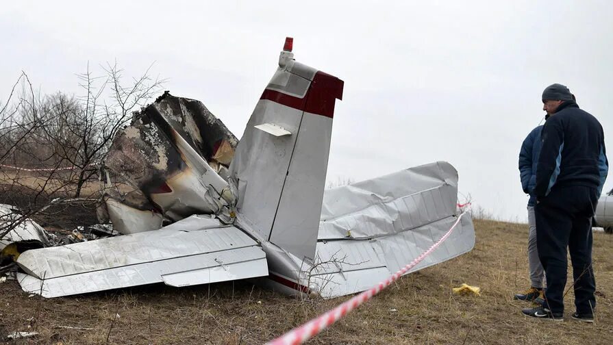 Легкомоторный самолёт а-22 "летучая лисица". Крушение самолета в тюмени. 2021. Аэропракт а-22 "летучая лисица". Ивановская область крушение самолета новости.