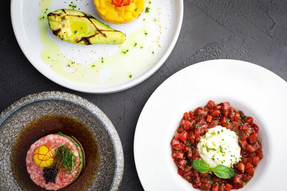 Севиче из нерки. Тартар с тунцом и авокадо. Тартар «betterave». Тартар из говядины классический. Тартар из лосося.