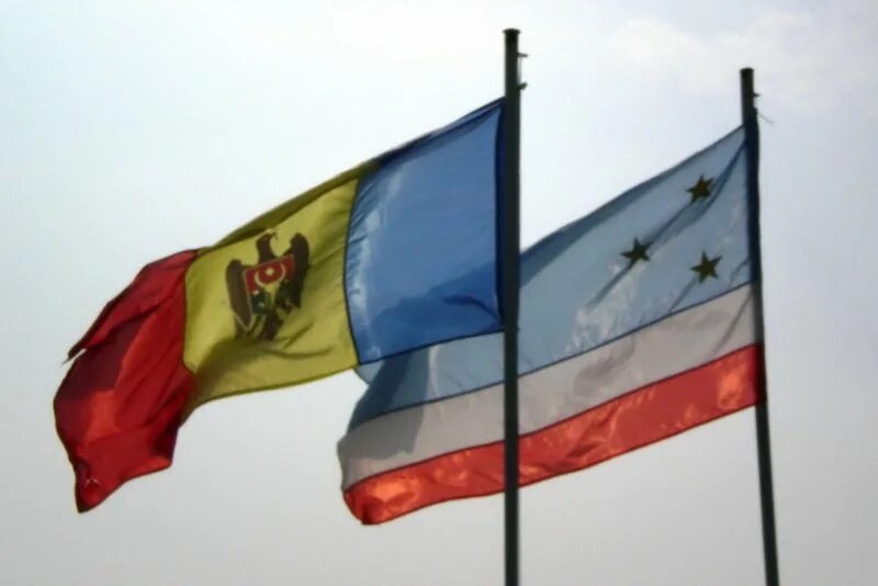 Республика Гагаузия флаг. Флаг Гагаузии 1990. Гагаузия и Молдова флаги. Первый флаг Гагаузии.