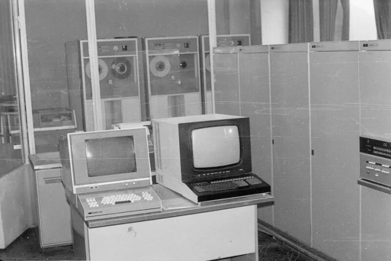 IBM 370 поколение ЭВМ. IBM 3 поколение. Советская ЭВМ М-6000. IBM 360 поколение ЭВМ.