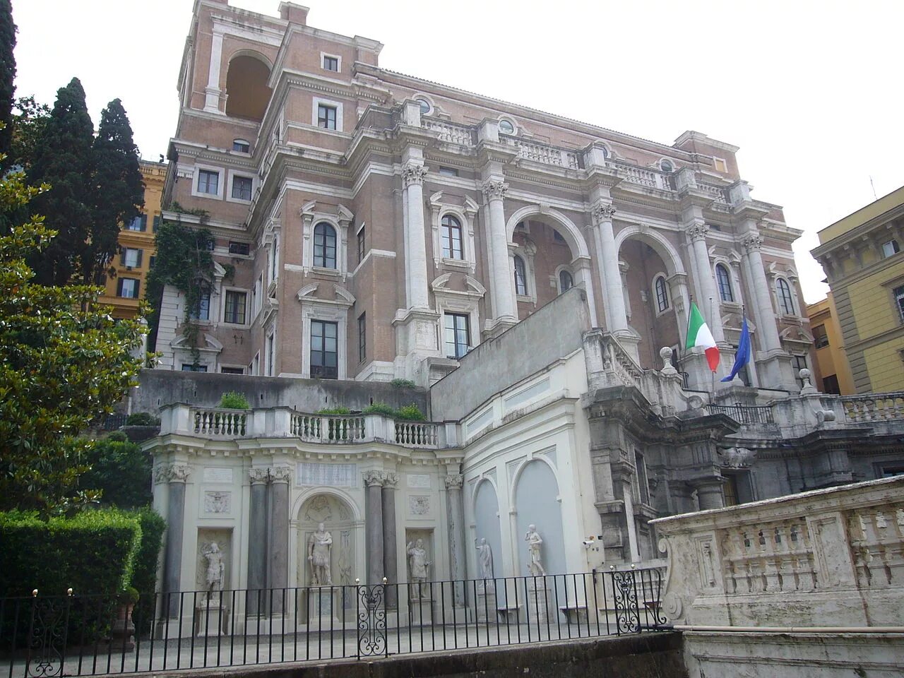 Палаццо в риме. Галерея колонна в риме. palazzo colonna в риме. галерея палаццо колонна рим. дворец иммануила рим.