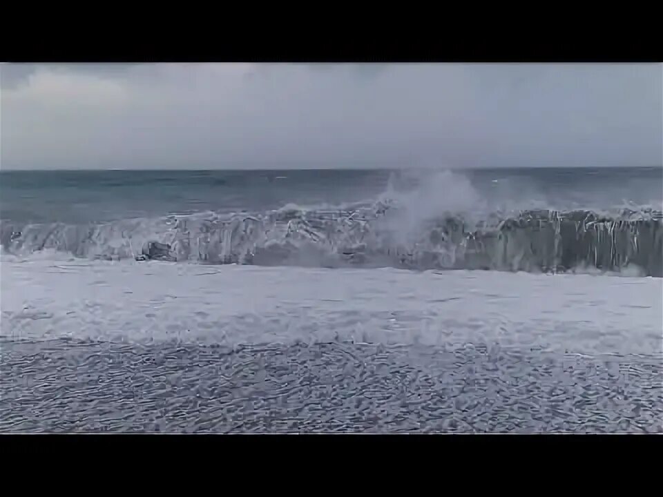 Шторм на черном море. Шторм в абхазии видео. Гагры абхазия шторм. Абхазия после шторма сегодня. Абхазия после шторма сегодня.