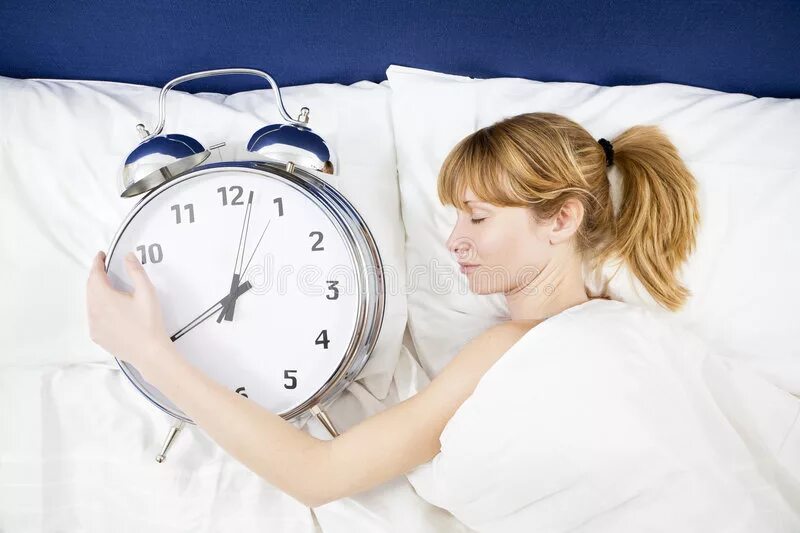 Поставь будильник на 7 45. Биоритмы сна. Сон 7 часов в день. Биоритмы ночного сна. Биоритмы картинки.