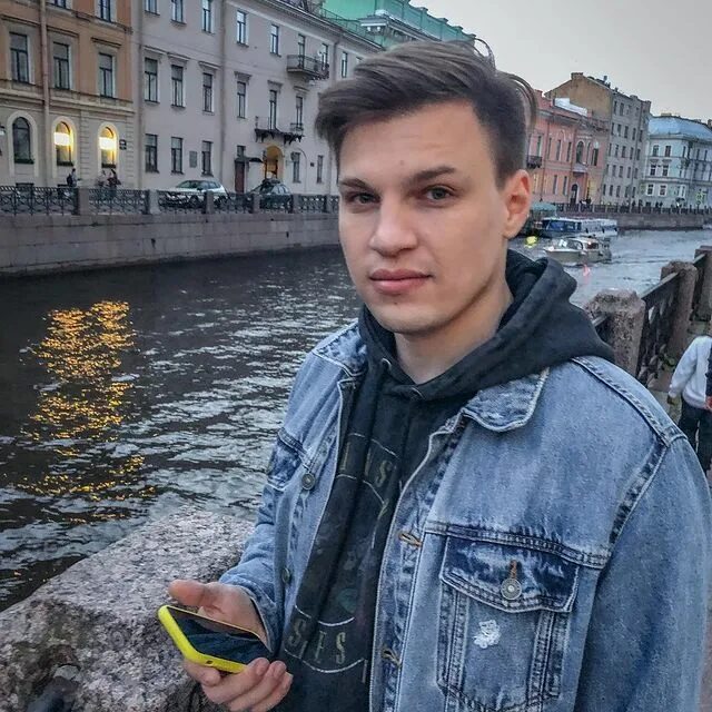 Блоггер томом. Блоггер томми киев. макс блогер друг своим ходом. картинка блогера то полтава.