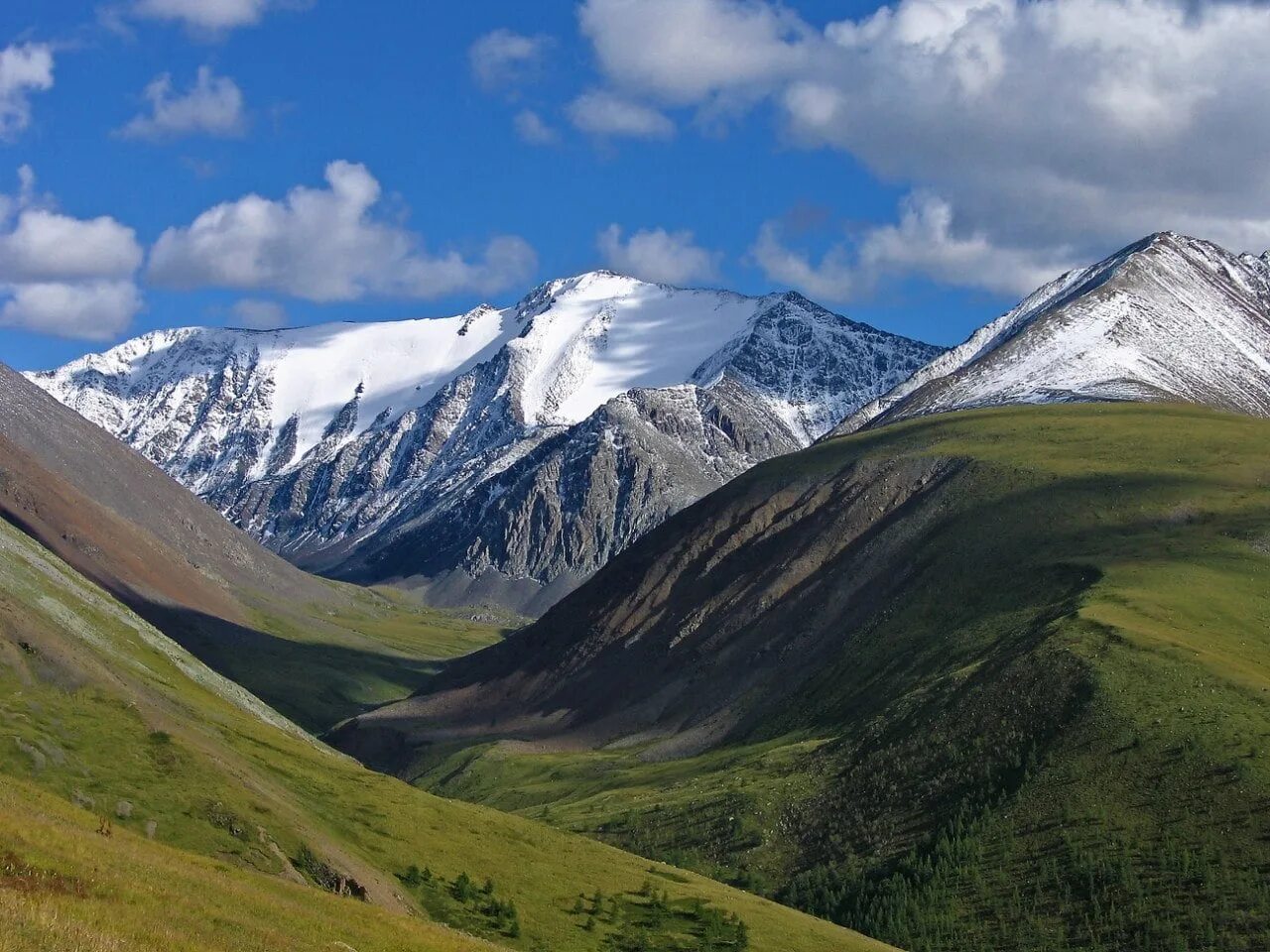 Какие российские горы. Сайлюгем гора. хребет сайлюгем. сайлюгем (гора, алтайские горы). горный алтай высокогорье.