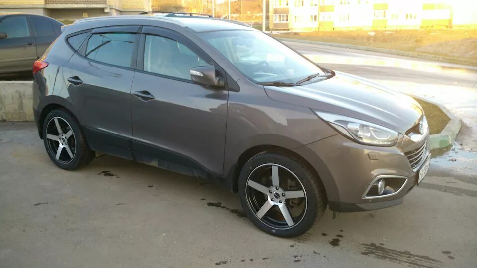 Литые диски ix35. Hyundai ix35 r18. hyundai ix35 r19. диски r19 на хёндай ix35. hyundai ix35 19 диски.