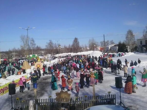 Прогноз погоды можга на 10 дней точный. Площадь г можга в новогодний праздник. можга весной.
