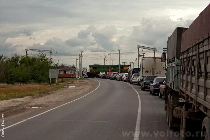 Жд переезд. Ж/д переезд. Волгоградская область переезд. Волгоградская область переезд. Ленинск волгоградская область вокзал.