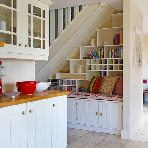 Шкафчики под лестницей. Пластиковый экран под ванну. Шторка под ванной раздвижная. Шкаф под двухмаршевой лестницей. Закрыть пространство под.