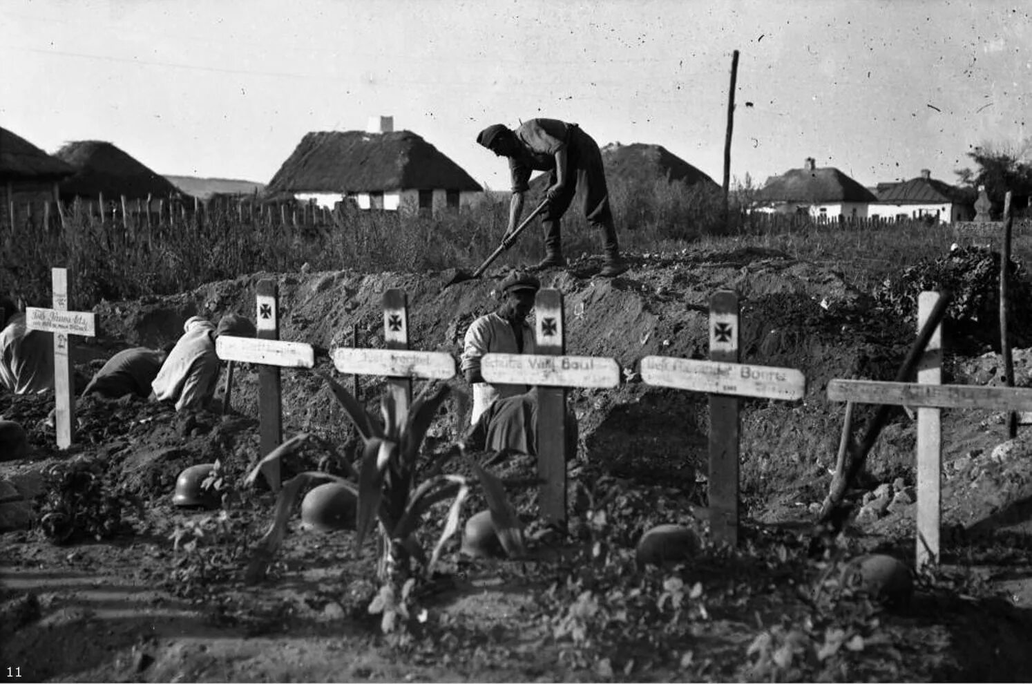 Могилы второй мировой. Могилы советских солдат 1941-1945. Могилы второй мировой. Могилы второй мировой. Кладбище солдат второй мировой.