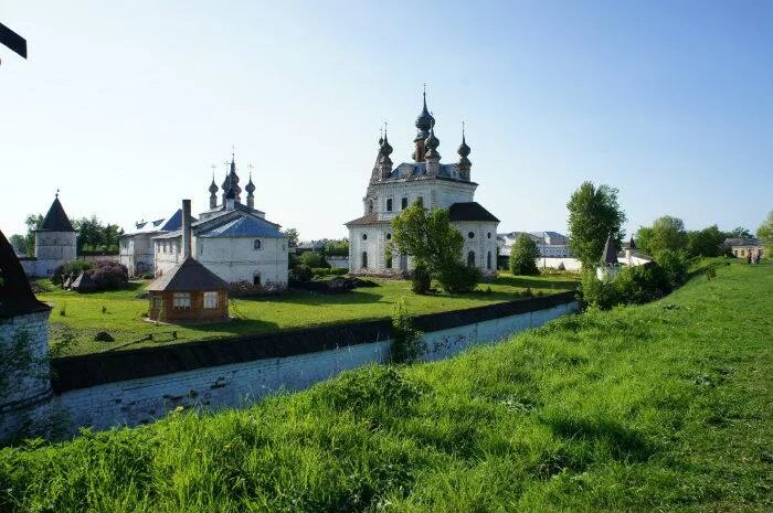 Самоуправление юрьев польский. Михаило-Архангельский мужской монастырь (Юрьев-польский). Мужской монастырь Юрьев польский. Юрьев-польский Кремль. Монастырь в Юрьев польском Владимирской области.