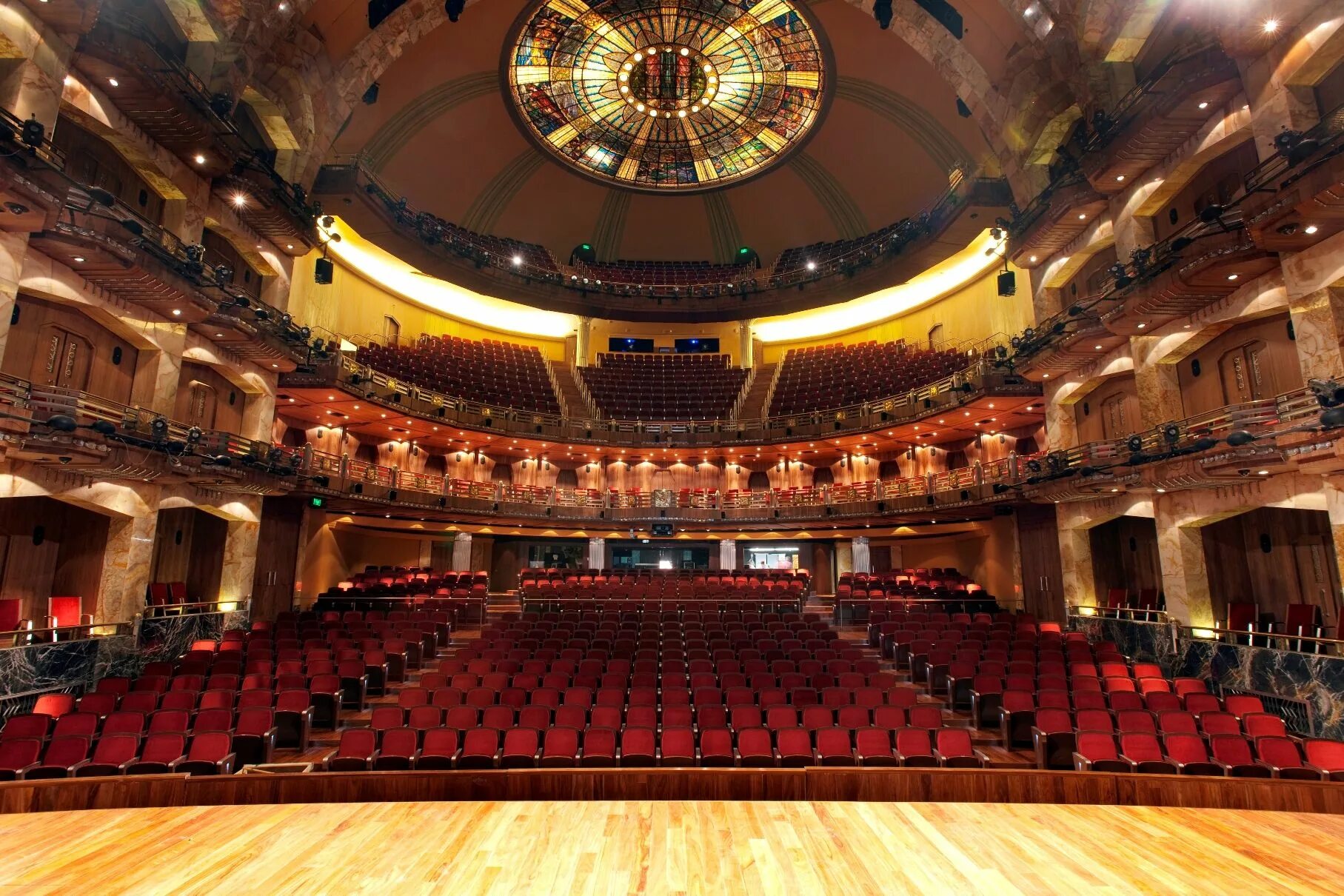 Зал театра. Филармония лос анджелес. Опера дом музыки. Санкт-петербург концертный зал мариинского театра. Опера дом музыки.