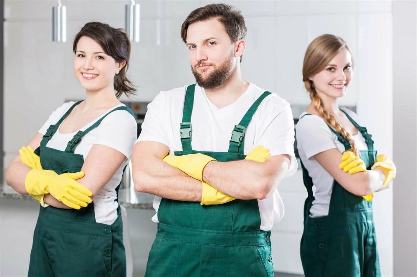 Сотрудники клининговой компании. Уборщица. Клининг отзывы работников. Профессиональный клининг. Бытовые услуги.