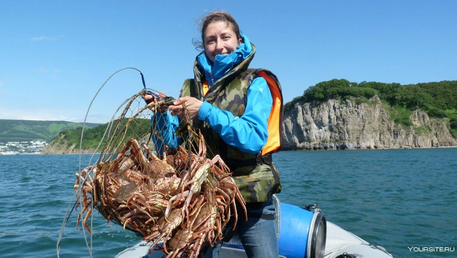 Кетов камчатка. Крабовое сафари камчатка. палтус промысел на камчатке. морская рыбалка на камчатке. рыболовство на камчатке.