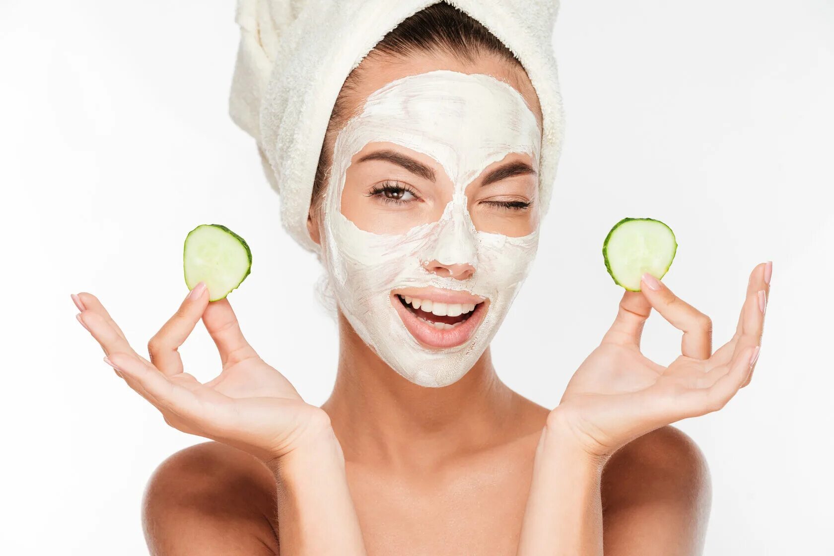 Маска beauty mask. Девушка с маской на лице. Омолаживающая маска. Маска для бровей. Уход за кожей лица.