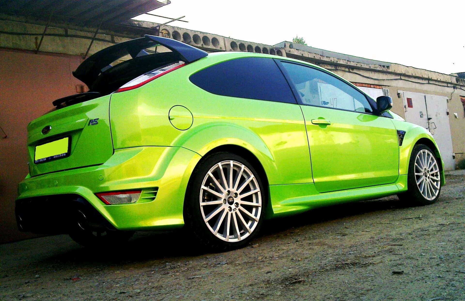 Покраска форд. Ford focus 2 rs седан. ford focus rs green. ford focus 2 rs tuning монстр. красный форд фокус 2 rs.