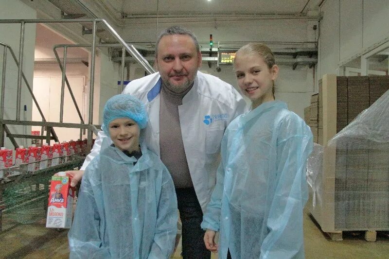 Папа саши трусовой. Александра трусова семья. Этери фигуристка александра. Александра трусова отец вячеслав. Семья александры трусовой.