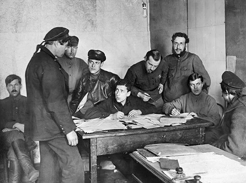 Город где весной 1921 прошло выступление моряков. Матросы кронштадта 1921. восстание матросов в кронштадте 1921. кронштадтский мятеж 1921. 1 марта 1921 года -восстание в кронштадте.