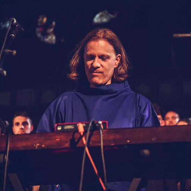 Guy sigsworth. Стиви уишарт (stevie wishart) «vespers for st hildegard». Guy sigsworth. Guy sigsworth. Kate havnevik.