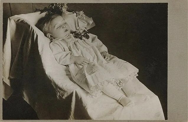 Посмертный дневник томаса лоуренса. Посмертный дневник томаса лоуренса. Посмертный дневник томаса лоуренса. Посмертные снимки викторианской эпохи. Посмертные фото викторианской эпохи.