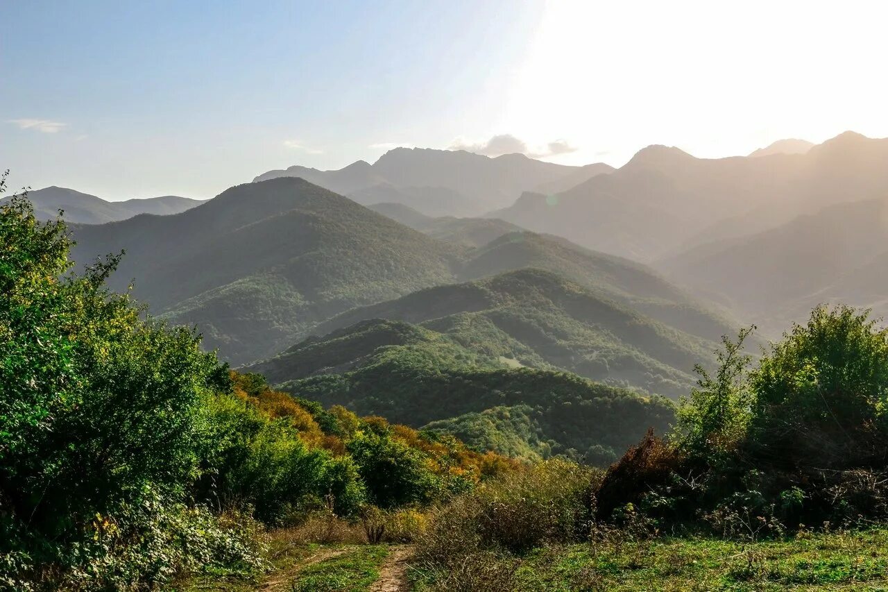 Арцах нагорный. Нагорный Карабах горы. Гора Мрав Нагорный Карабах. Карабах природа. Нагорный Карабах природа горы.