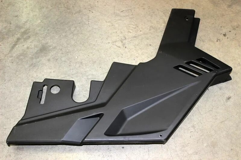 Облицовка боковая sigma. Облицовка боковая senke rm 125 имеет синий цвет (код товара — 4060100-440101). Боковая облицовка vfr. Пластмассовая облицовка на квадроцикл. Левая боковая облицовка.