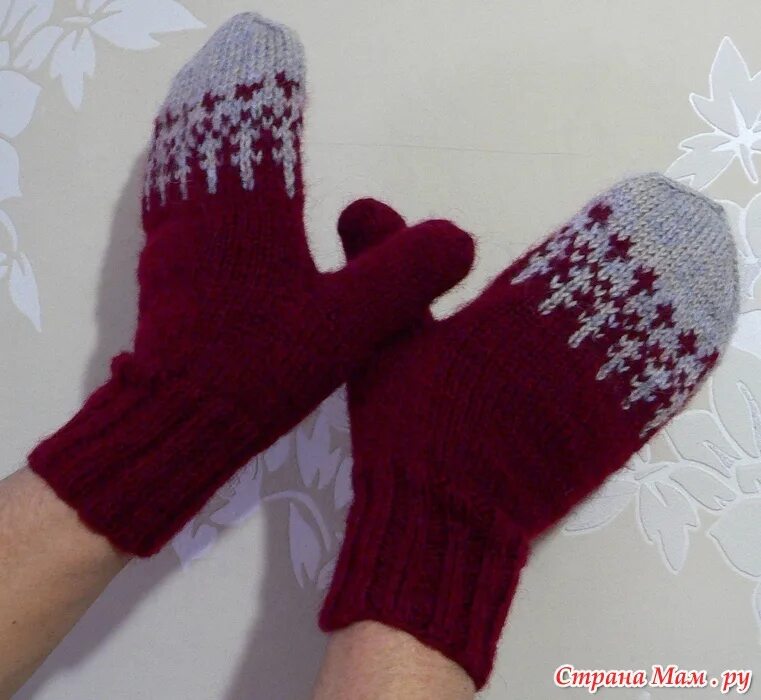 Двухцветные варежки. Варежки спицами. Двухцветные варежки спицами. Двухцветные варежки. Двухцветные варежки спицами.