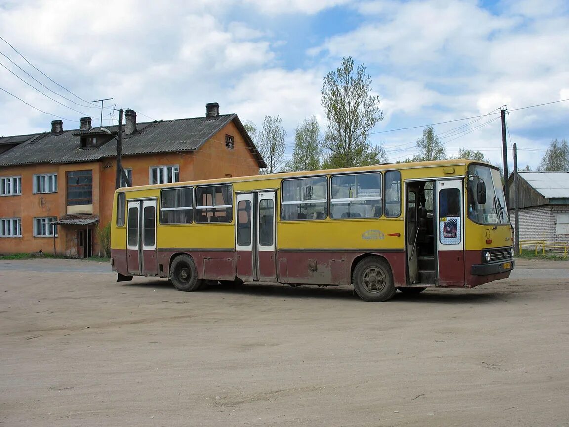 Автобус хвойная боровичи. Маршрутка новгород пестово. Маршрутка великий новгород хвойная. Автостанция боровичи. Автостанция боровичи.