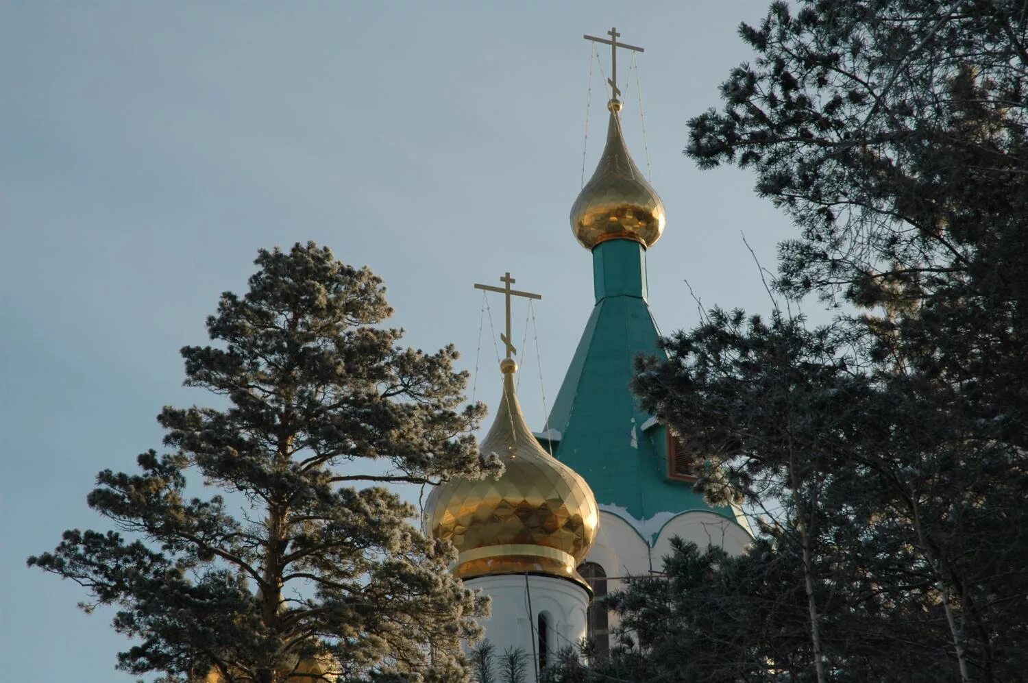 Ангарск свято троицкий. Ангарский храм Святой Троицы. Храм в Ангарске. Фото храма в Ангарске.