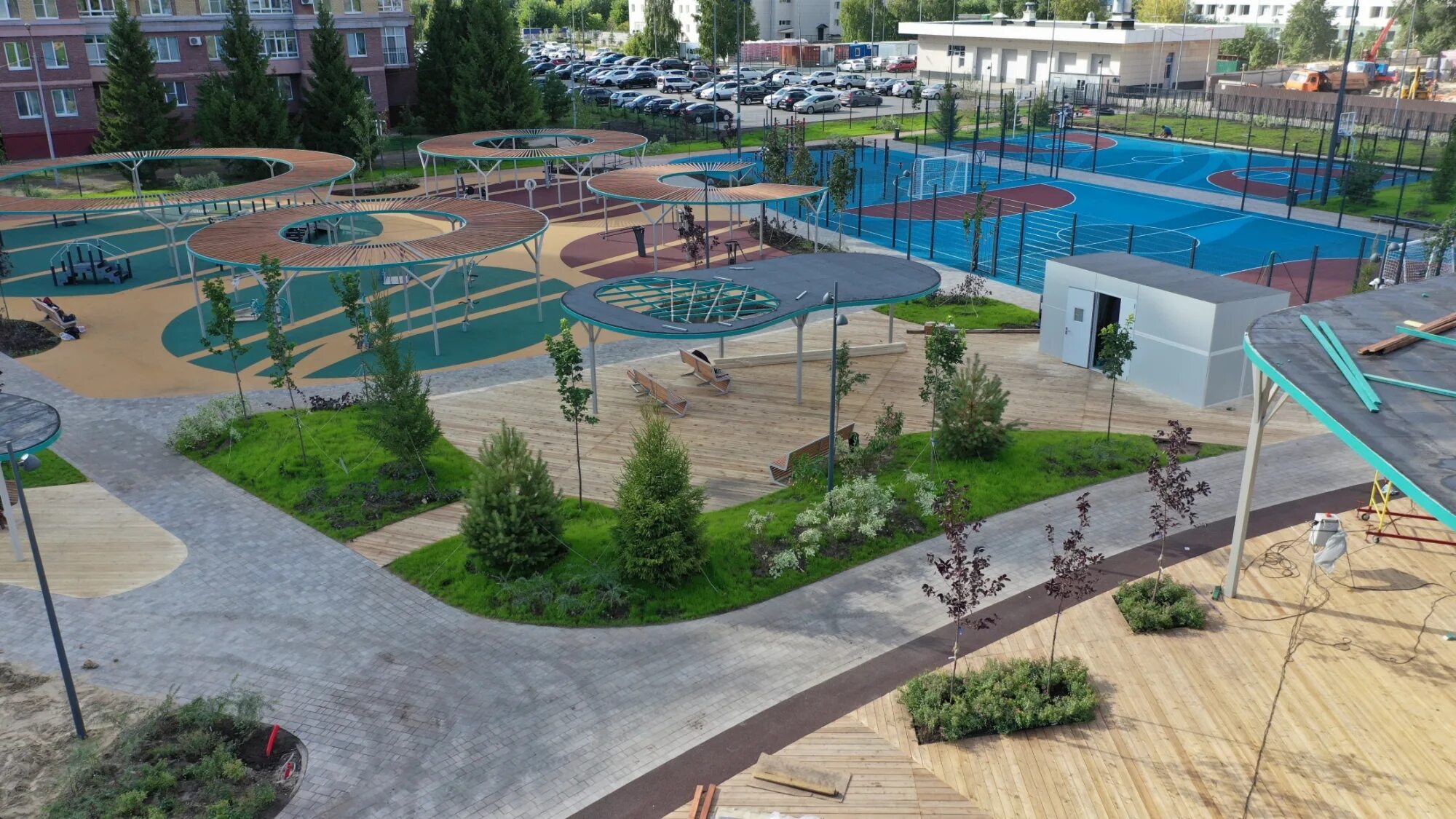 Чайковые озера казань. Малое чайковое озеро. Парк чайковое озеро казань площадка. Чайковые озера казань. Казань парк чайковое.