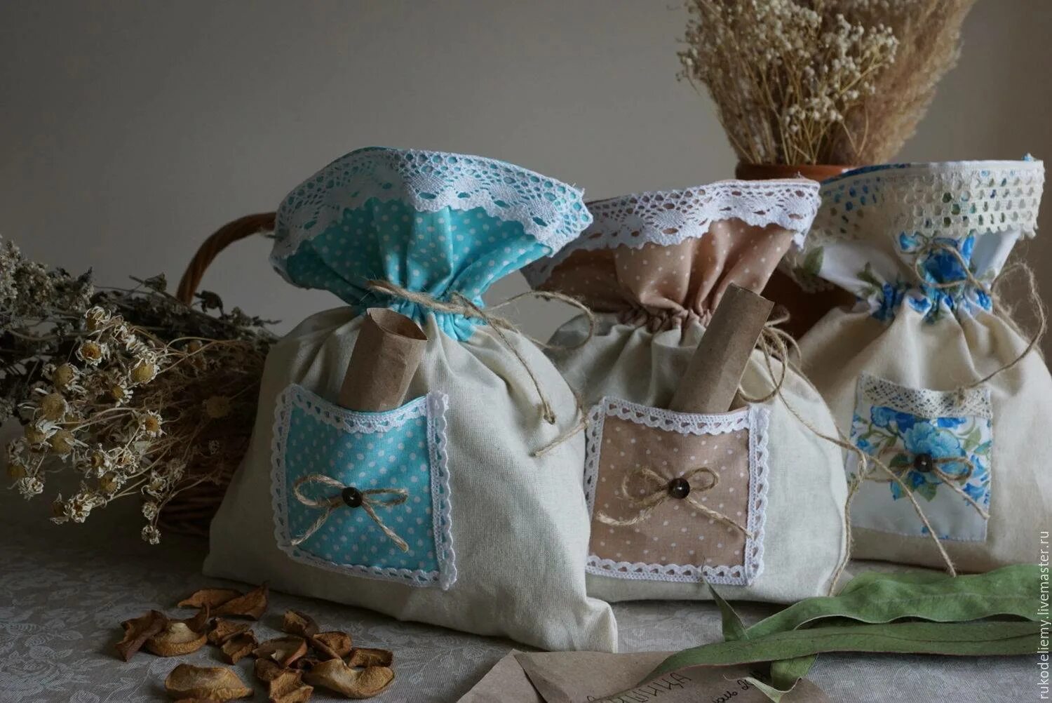 текстильные мешочки для подарков. тканевые мешочки. переложенные мешочками. арома мешочки. тканевые мешочки.