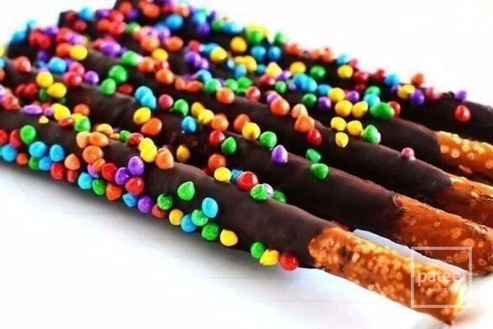 японские сладкие палочки pocky. как сделать сладкие палочки. украшение торта леденцами. палочки соломка. как сделать сладкие палочки.