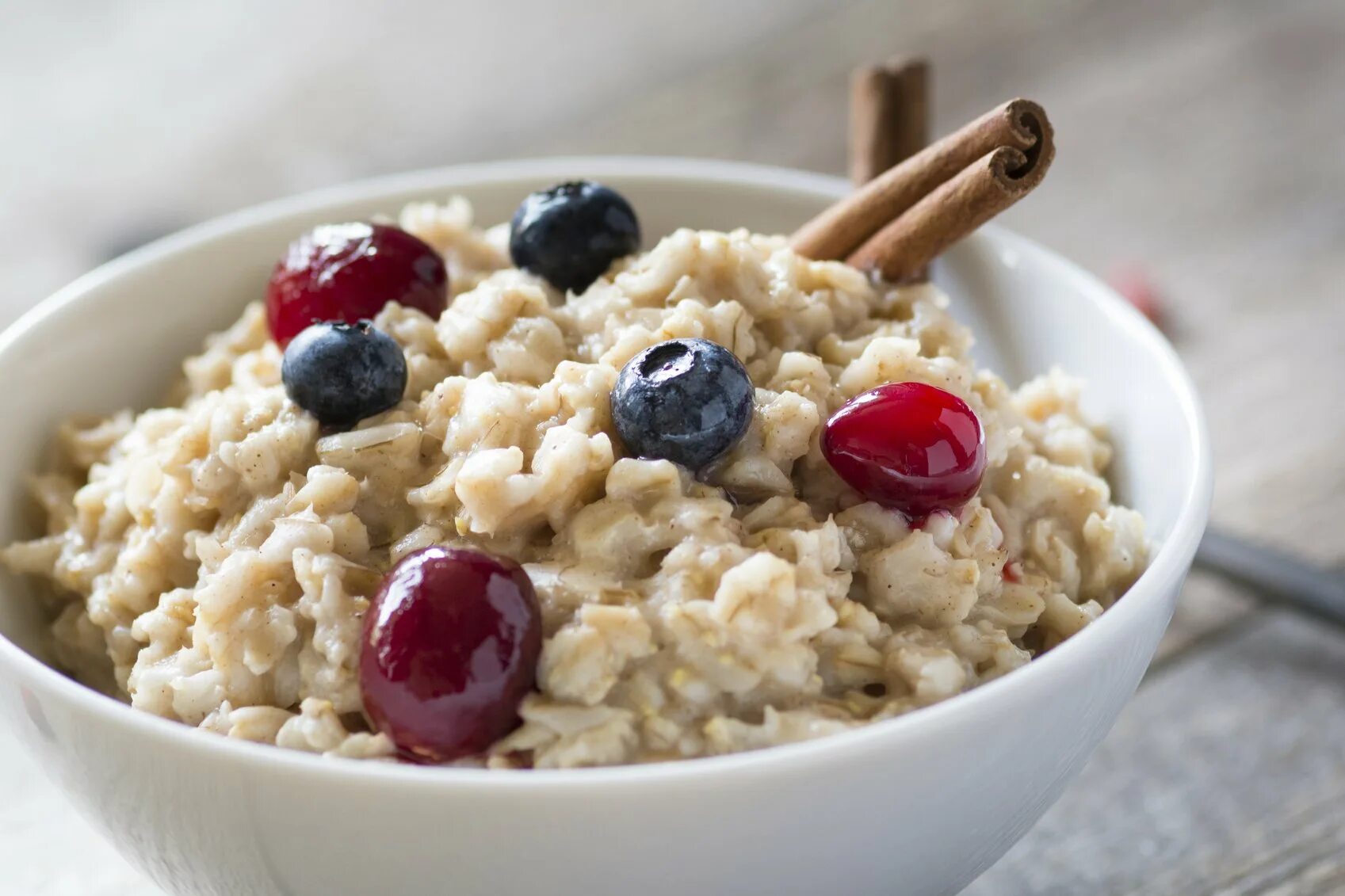 Густая овсяная каша. Поридж овсянка. Овсяная каша поридж. Porridge (овсяная каша). Porridge Шотландия.