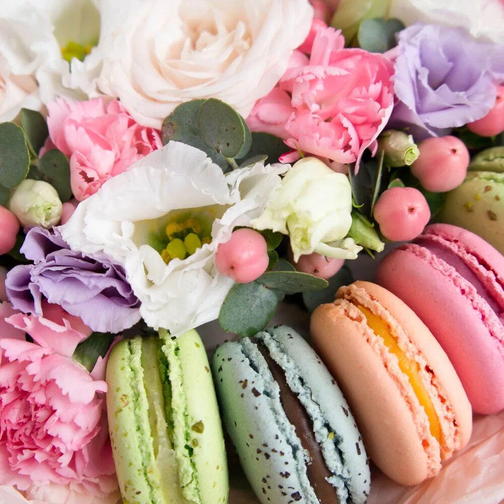 коробка для цветов. букет из зефира и фруктов. фруктово конфетный букет. сладкие цветами. сладкие цветами.