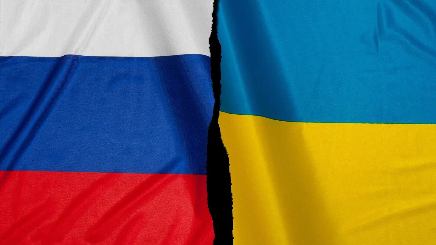 Российско украинский флаг. Флаг России и Украины. Россия против Украины. Российский и украинский флаг. Украина – это Россия.