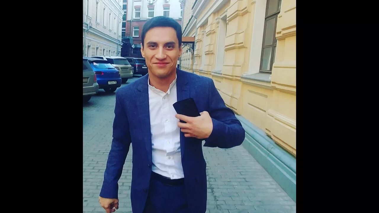 Даже честный. Честный с волосами. честный репер с волосами. честный репер прическа. честный певец вор.