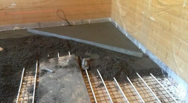 Пол в каркасном доме на винтовых сваях. Стяжка пола на сваях. Канализация на свайном фундаменте. Пол в бане на сваях. Полусухая стяжка в каркасном доме.