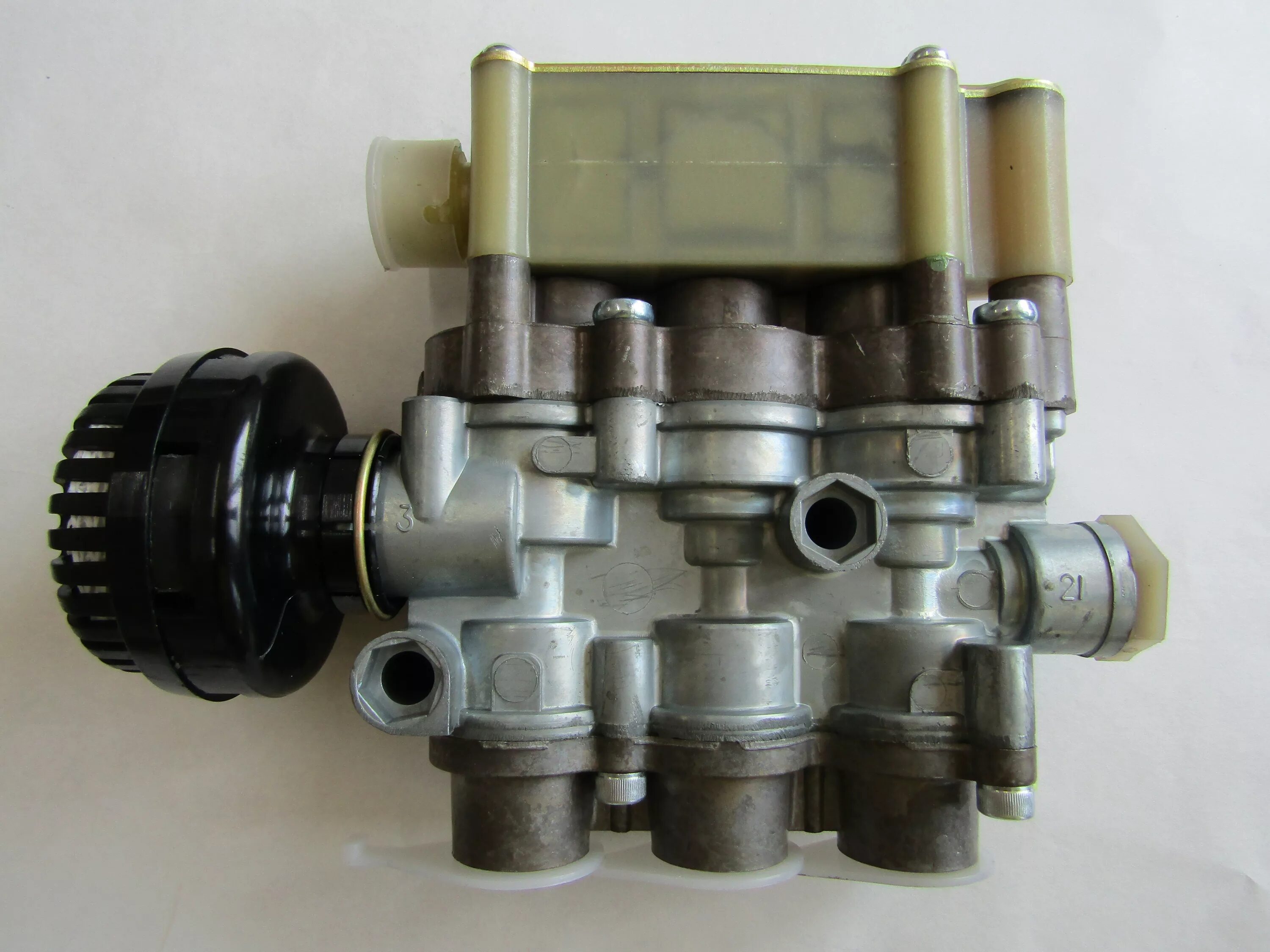 000. блок соленоидных клапанов. блок соленоидных клапанов. блок клапанов бэк 37. блок электромагнитных клапанов с4н-5-43.