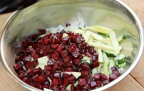 Жареная свекла с соленым огурцом